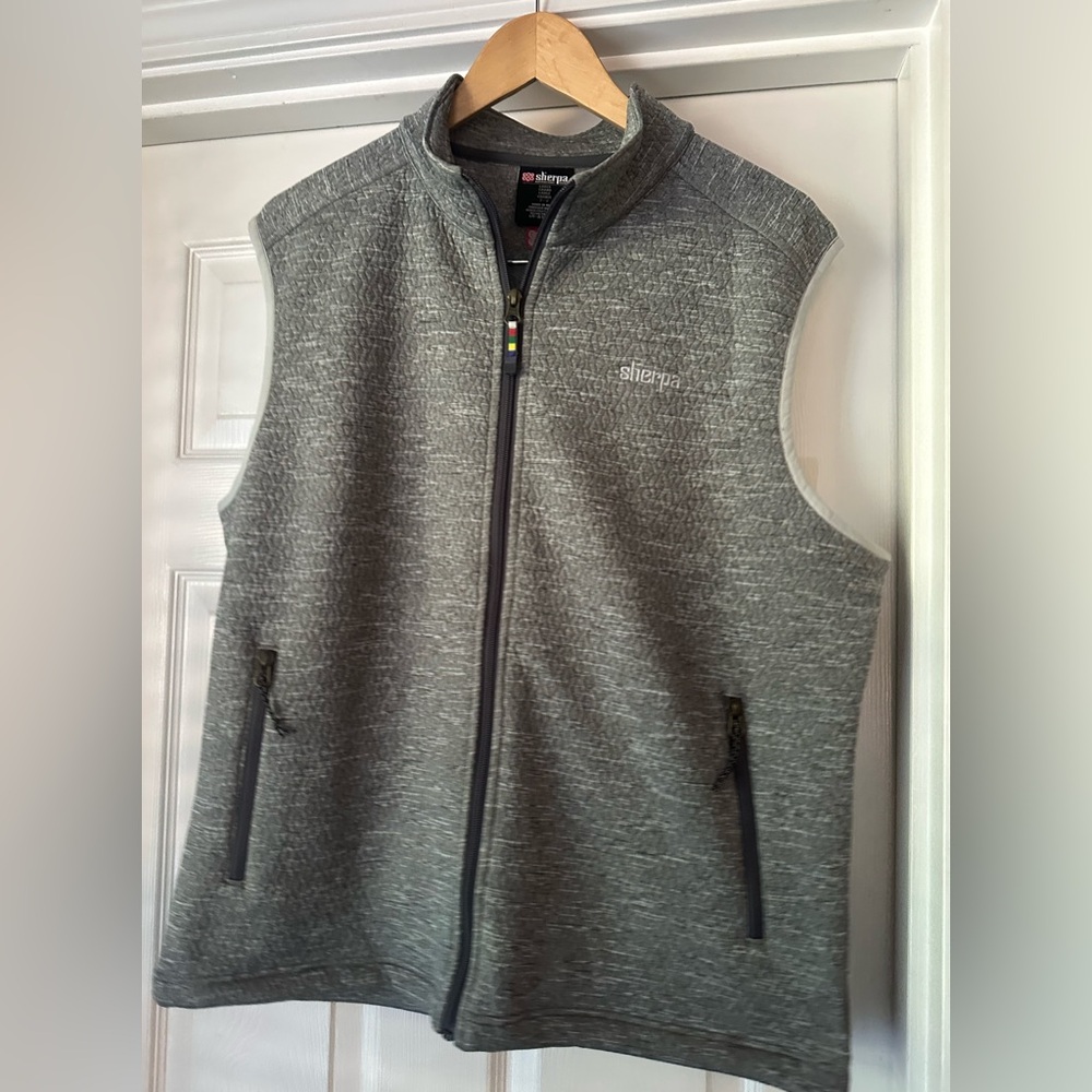 Men’s Sherpa brand vest